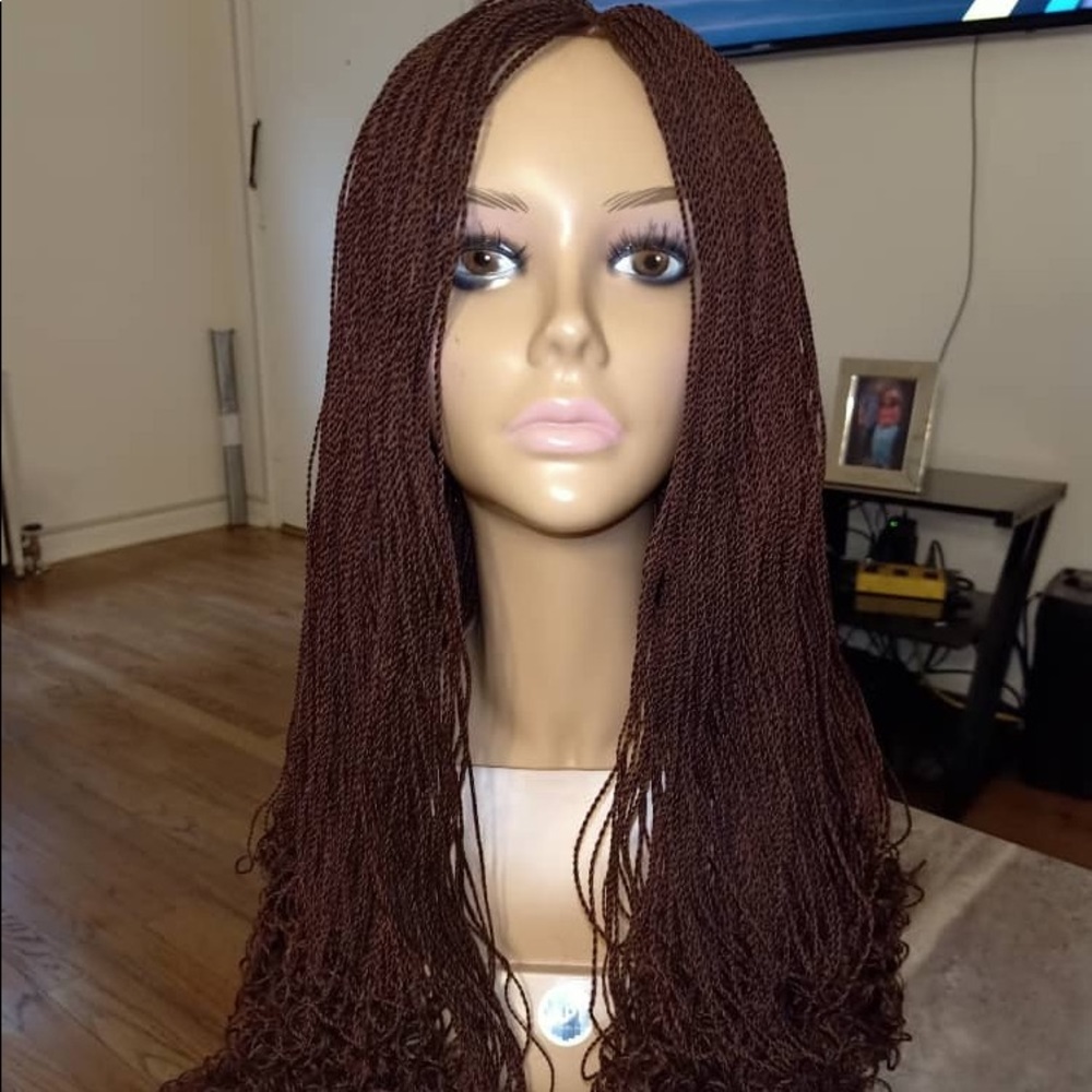 Braided wig - Picture 2 of 5